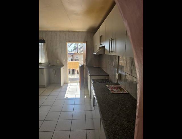 3 BEDROOM HOUSE FOR SALE IN KENILWORTH